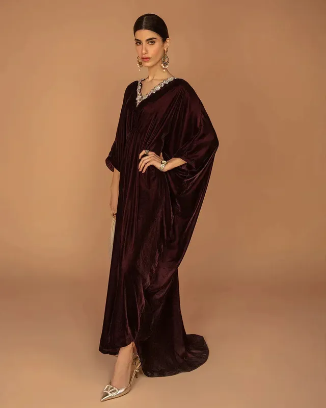 Faiza Saqlain Aleira Evening Edit 24 Velvet – view 1 – Poshaq