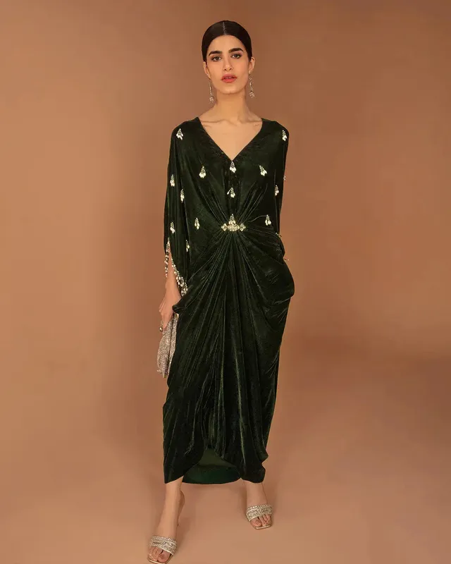 Faiza Saqlain Aleira Evening Edit 24 Green Velvet – view 1 – Poshaq