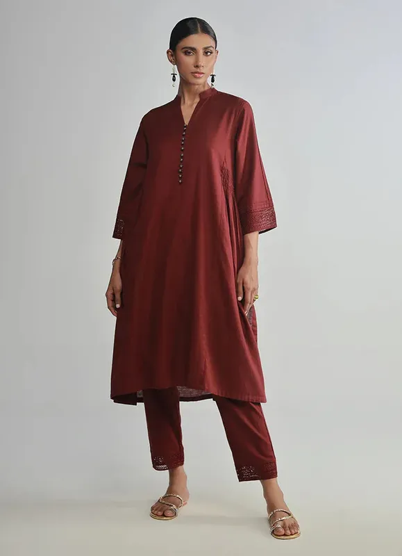 Image Spring Basics 25 Dark Maroon Lawn – view 1 – Poshaq