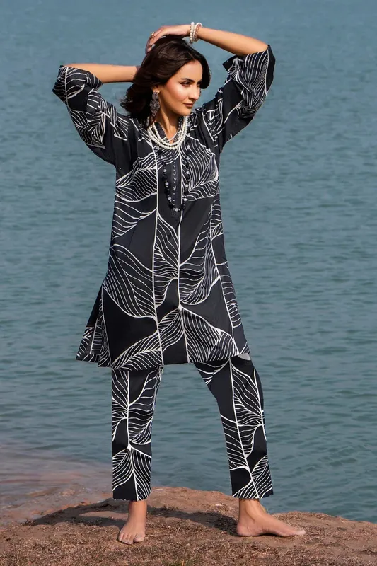 Ittehad Embroidered Lawn Black Lawn – view 1 – Poshaq