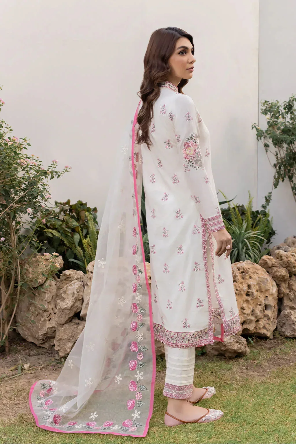 Iznik Lawnkari 24 White Organza – view 2 – Poshaq