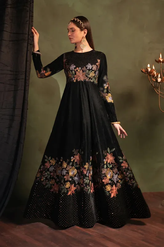 Iznik Exclusive Velvet Velvet – view 1 – Poshaq