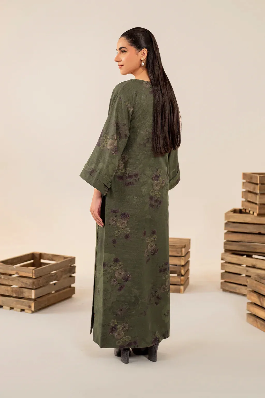 Khaddar shirt and trouser set with side‑open shirt detail – view 2 – Poshaq