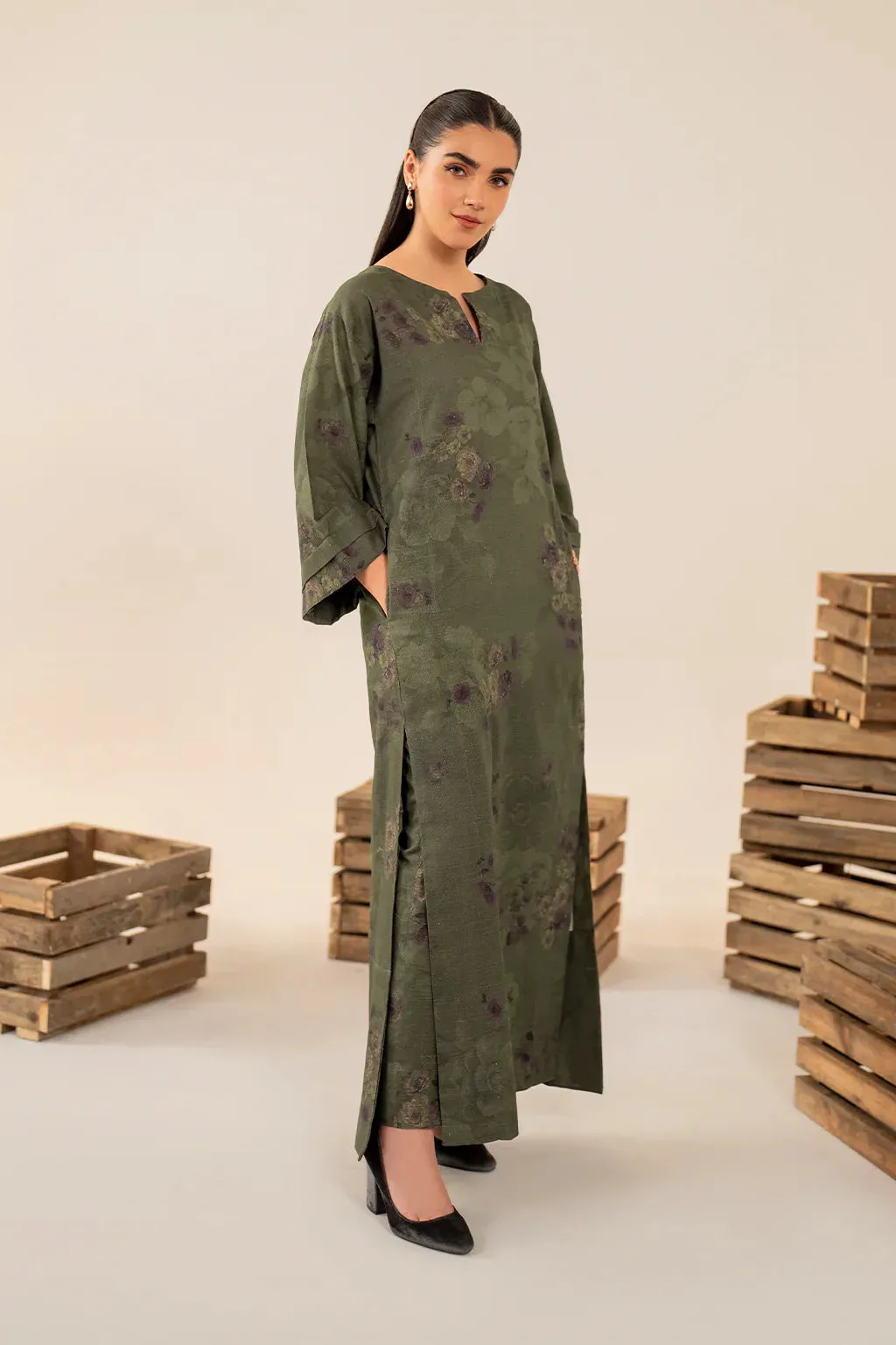 Khaddar shirt and trouser set with side‑open shirt detail – view 5 – Poshaq