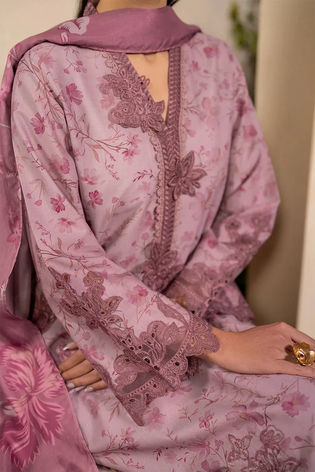 Iznik Festive Lawn 25 Organza – view 3 – Poshaq