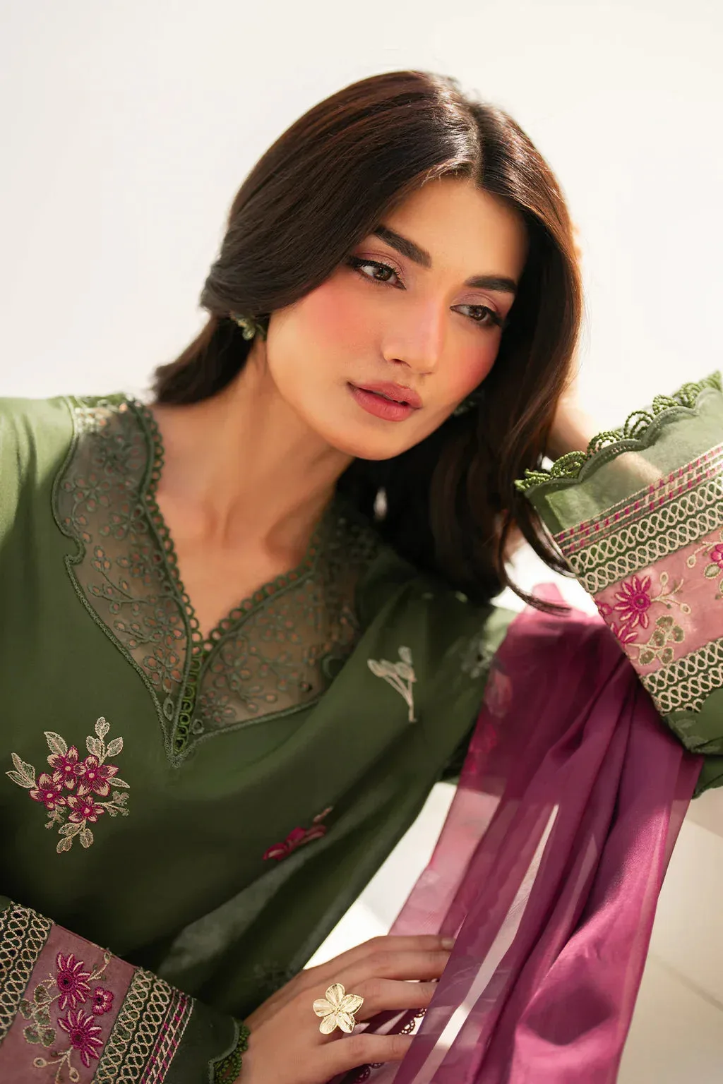 Iznik Festive Edition Organza – view 4 – Poshaq