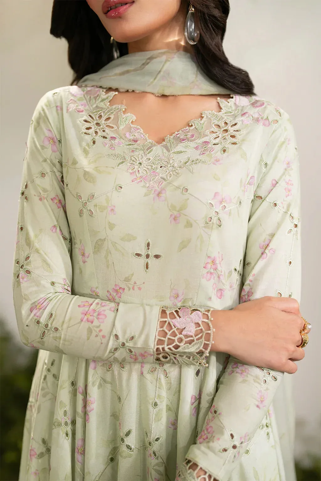 Iznik Festive Edition Organza – view 3 – Poshaq