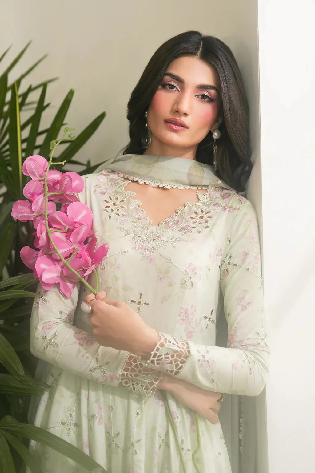 Iznik Festive Edition Organza – view 4 – Poshaq