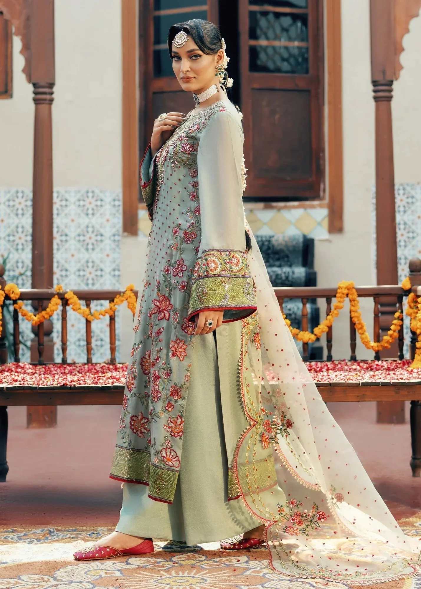 Jamnii Noor e Nazakat Sage Green Raw Silk – view 3 – Poshaq