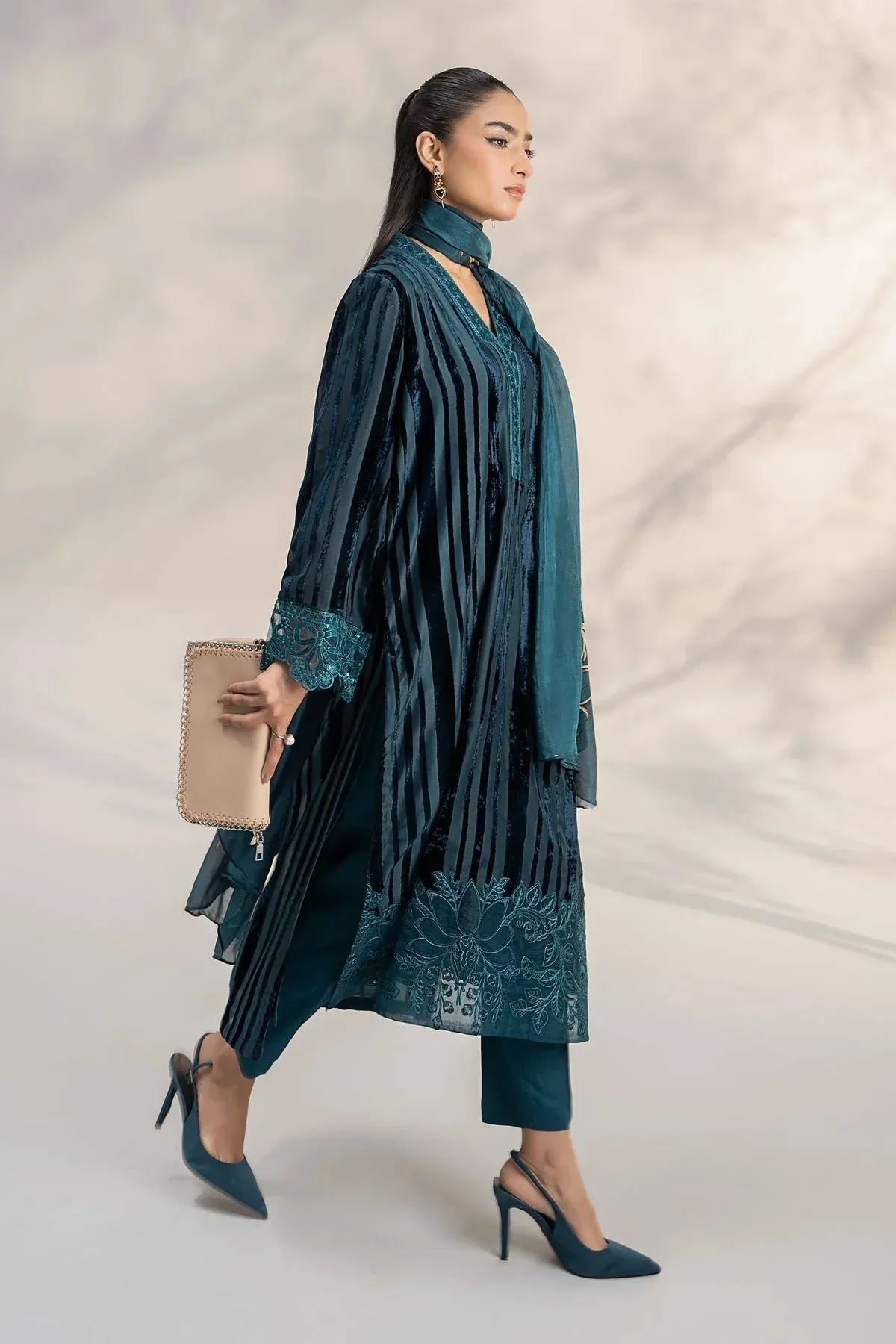 Maria B Casual Pret 2024 Black Linen – view 6 – Poshaq