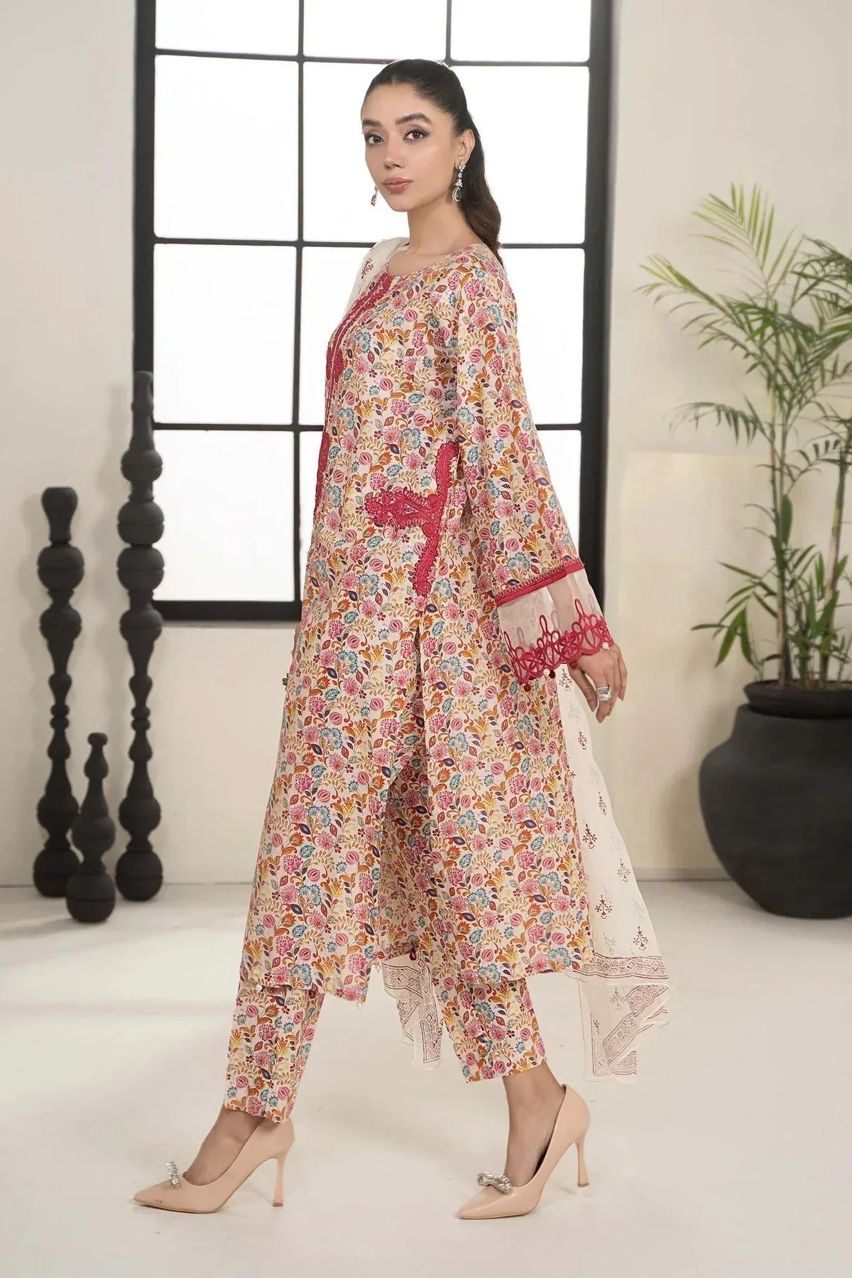 Maria B Casual Pret 2024 White Chiffon – view 4 – Poshaq