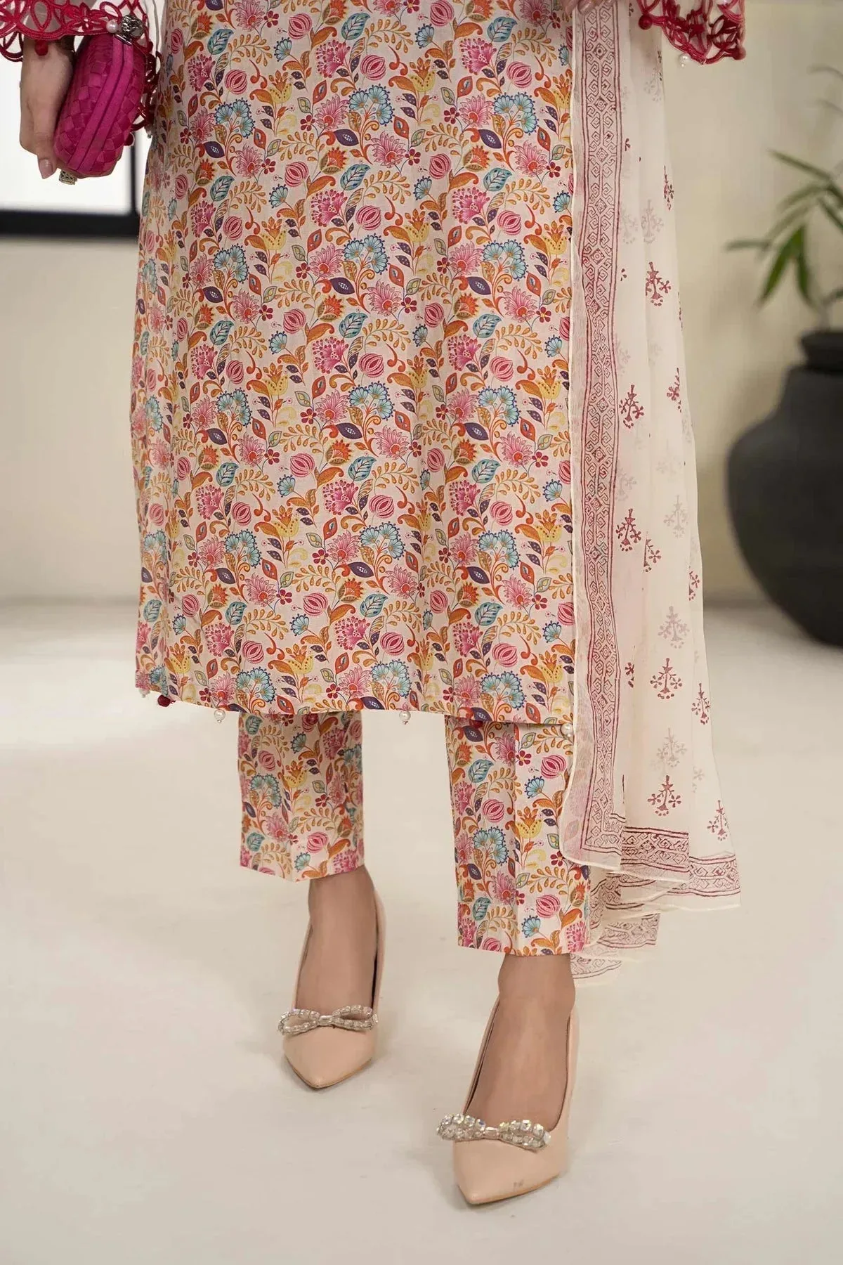 Maria B Casual Pret 2024 White Chiffon – view 5 – Poshaq