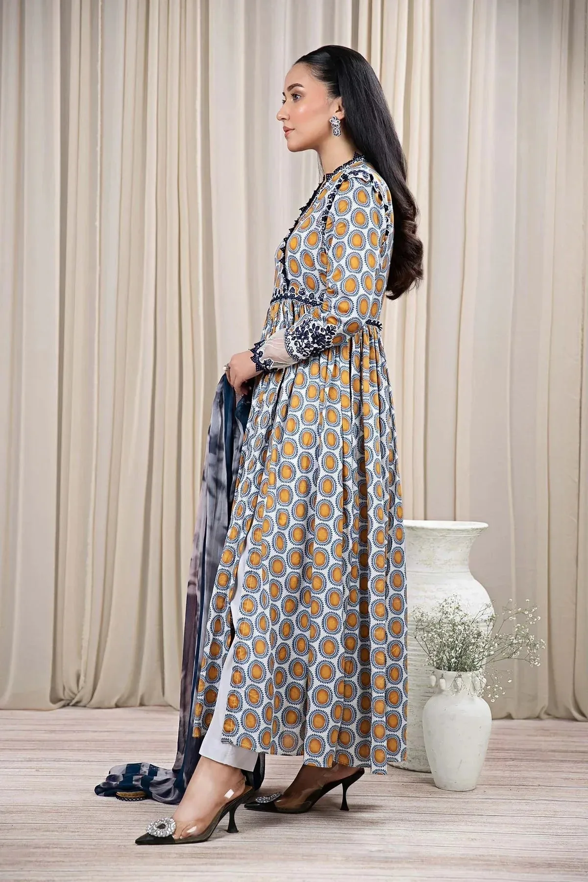 Maria B Casual Pret 2024 Yellow Chiffon – view 4 – Poshaq