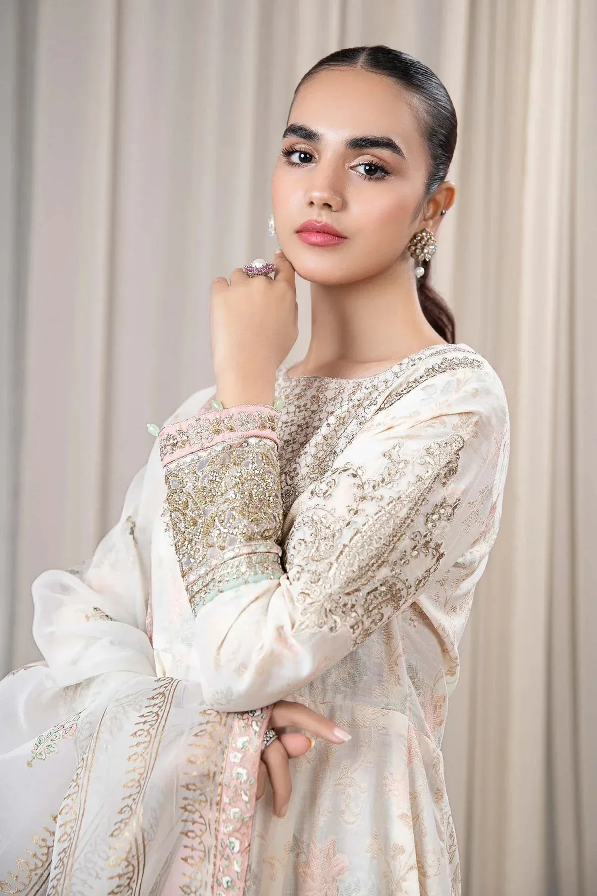 Maria B Casual Pret 2024 White Jacquard – view 4 – Poshaq