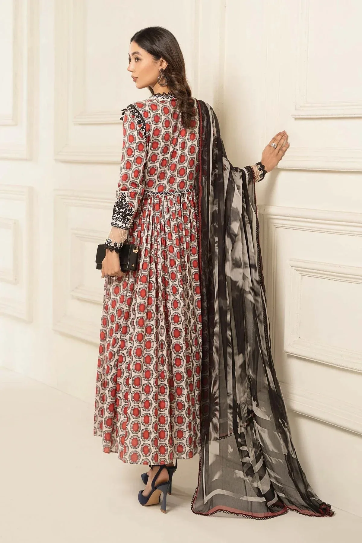 Maria B Casual Pret 2024 Beige Chiffon – view 2 – Poshaq