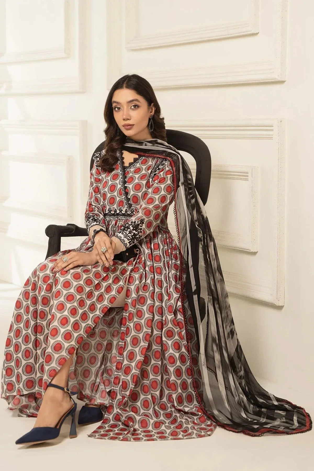 Maria B Casual Pret 2024 Beige Chiffon – view 4 – Poshaq