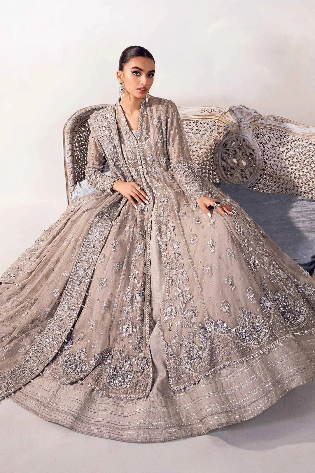 Maria B Couture Grey Raw Silk – view 4 – Poshaq