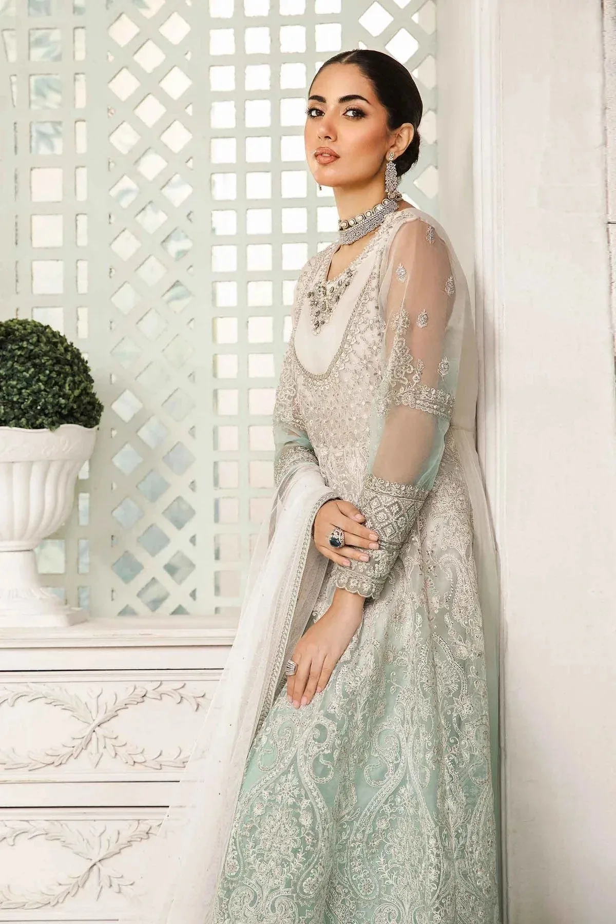 Maria B Formal Wears White Organza – view 4 – Poshaq