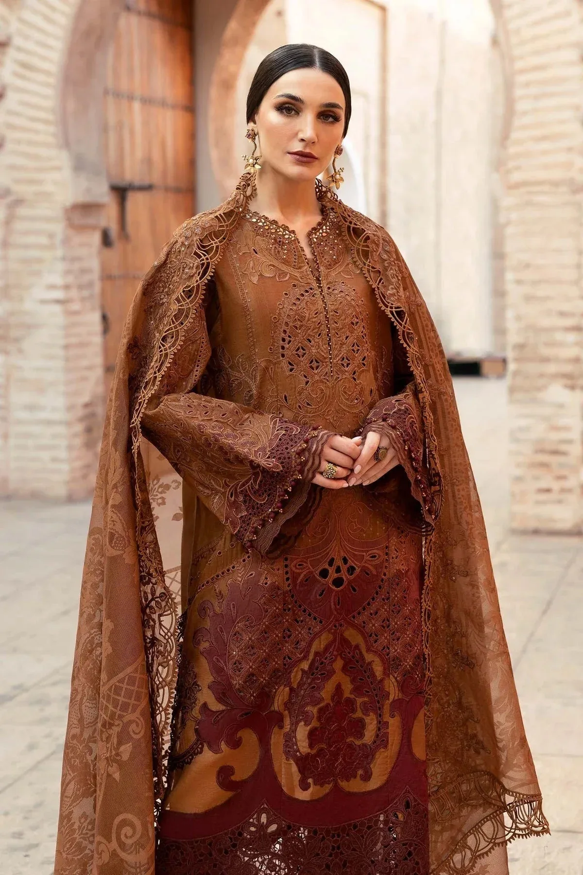 Maria B Luxury Lawn 25 Rust Organza – view 2 – Poshaq