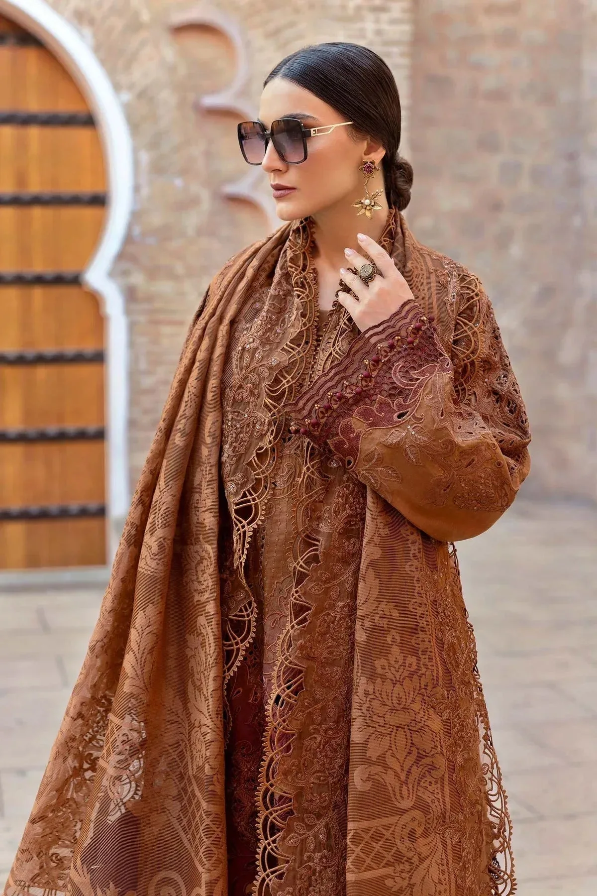Maria B Luxury Lawn 25 Rust Organza – view 4 – Poshaq