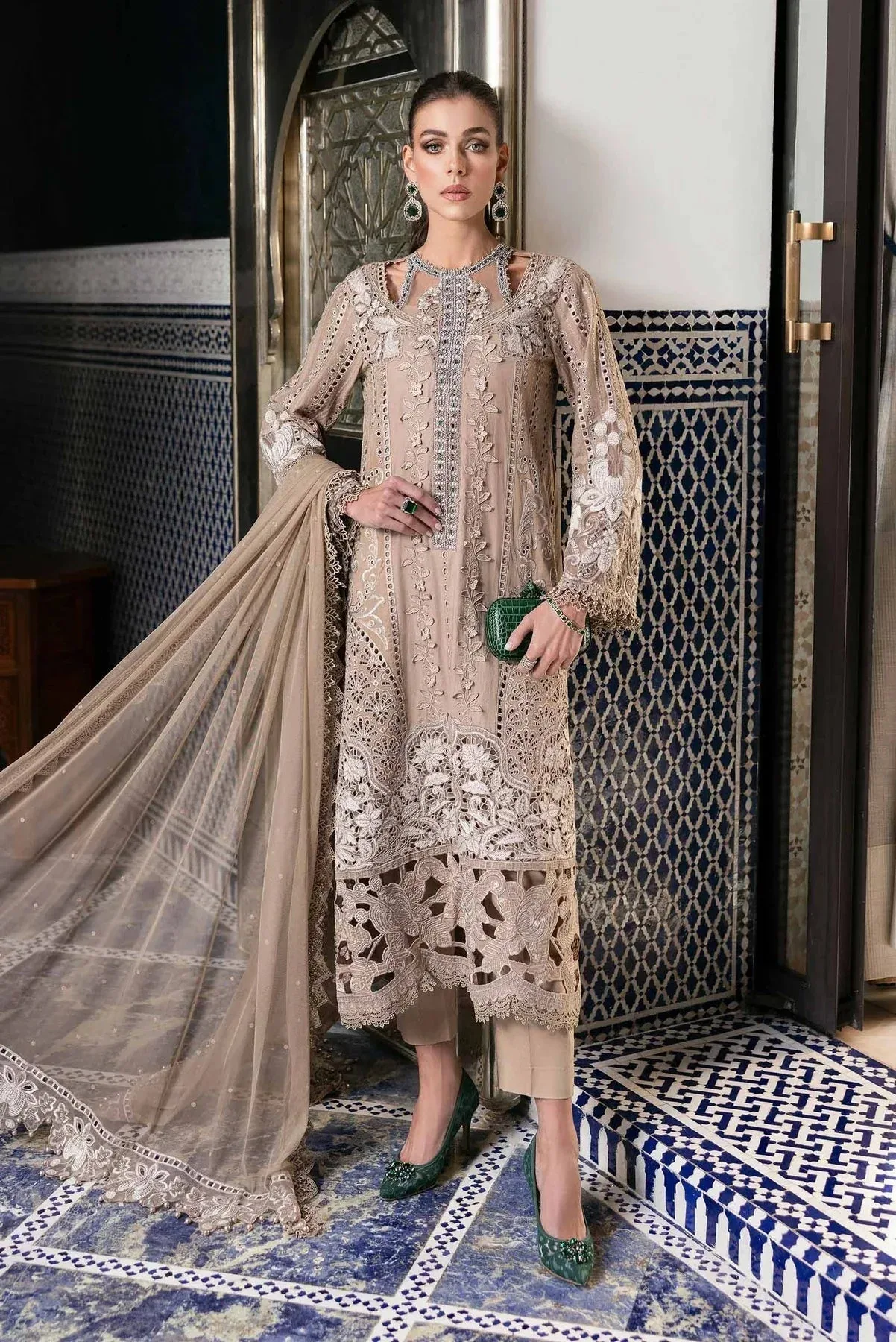 Maria B Luxury Lawn 25 Organza – view 1 – Poshaq