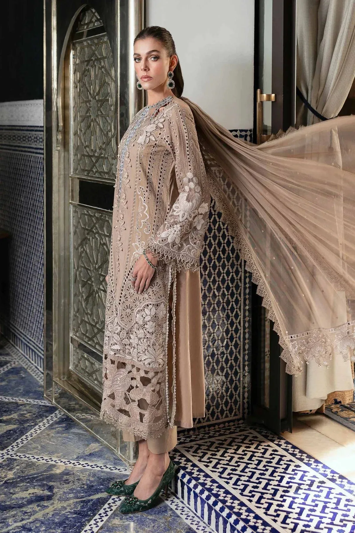 Maria B Luxury Lawn 25 Organza – view 2 – Poshaq