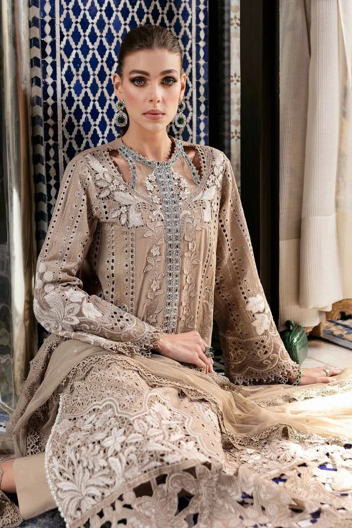 Maria B Luxury Lawn 25 Organza – view 3 – Poshaq