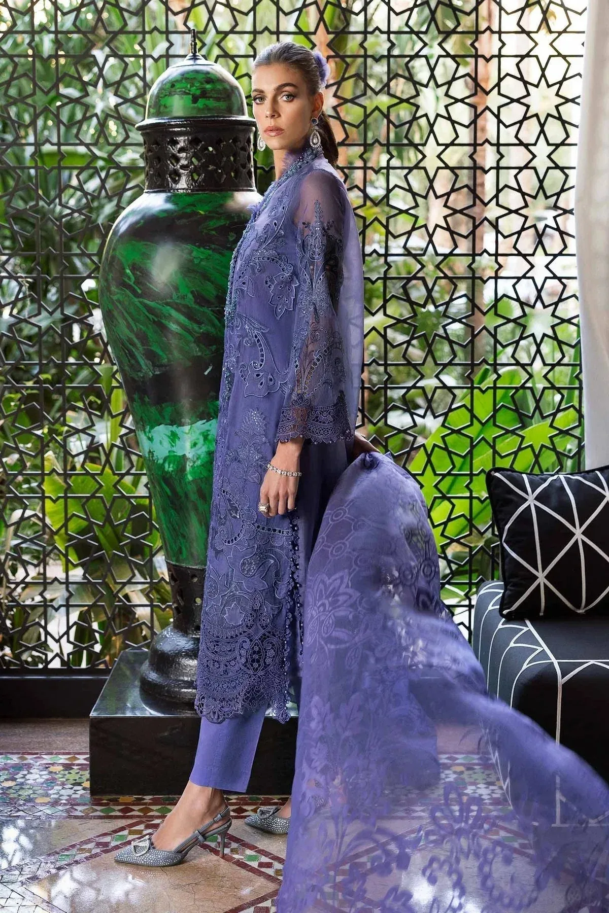Maria B Luxury Lawn 25 Organza – view 2 – Poshaq