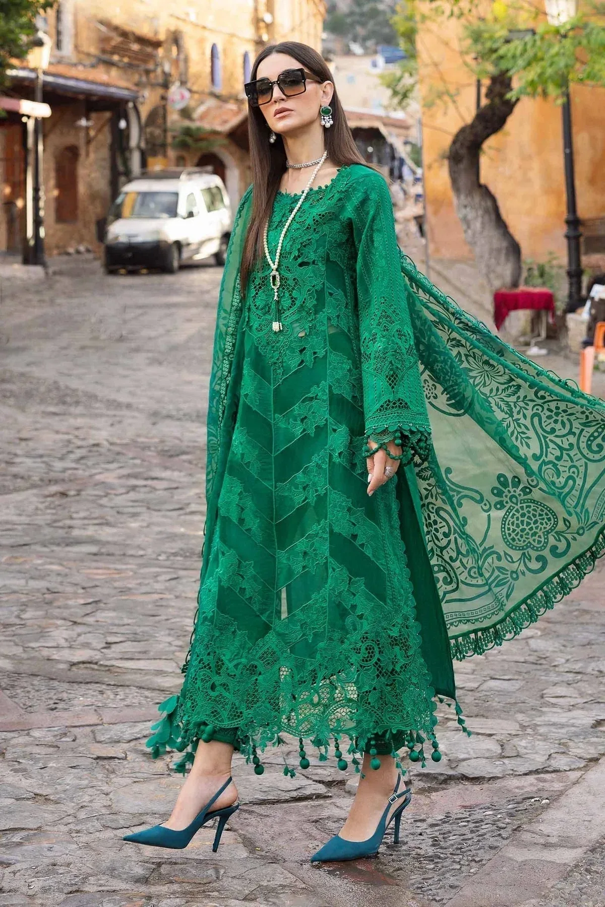 Maria B Luxury Lawn 25 Green Organza – view 2 – Poshaq