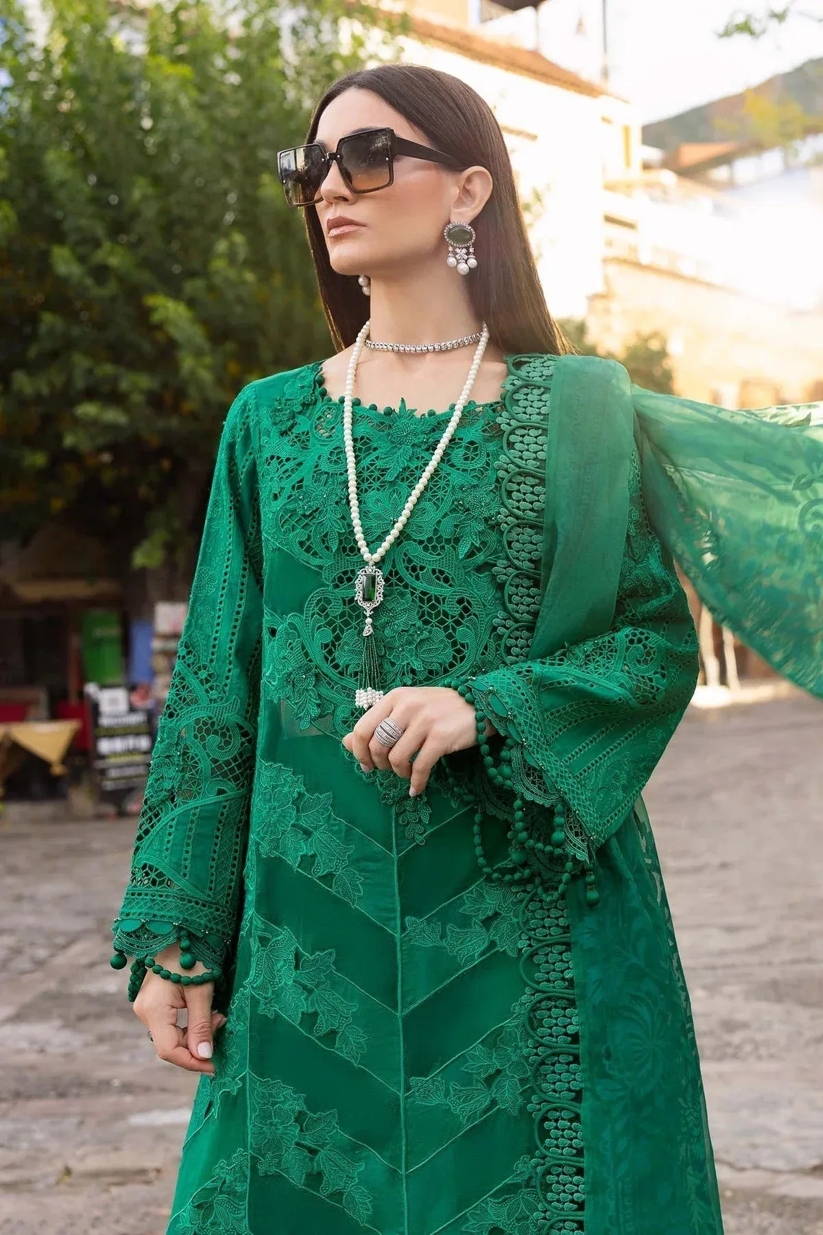 Maria B Luxury Lawn 25 Green Organza – view 4 – Poshaq
