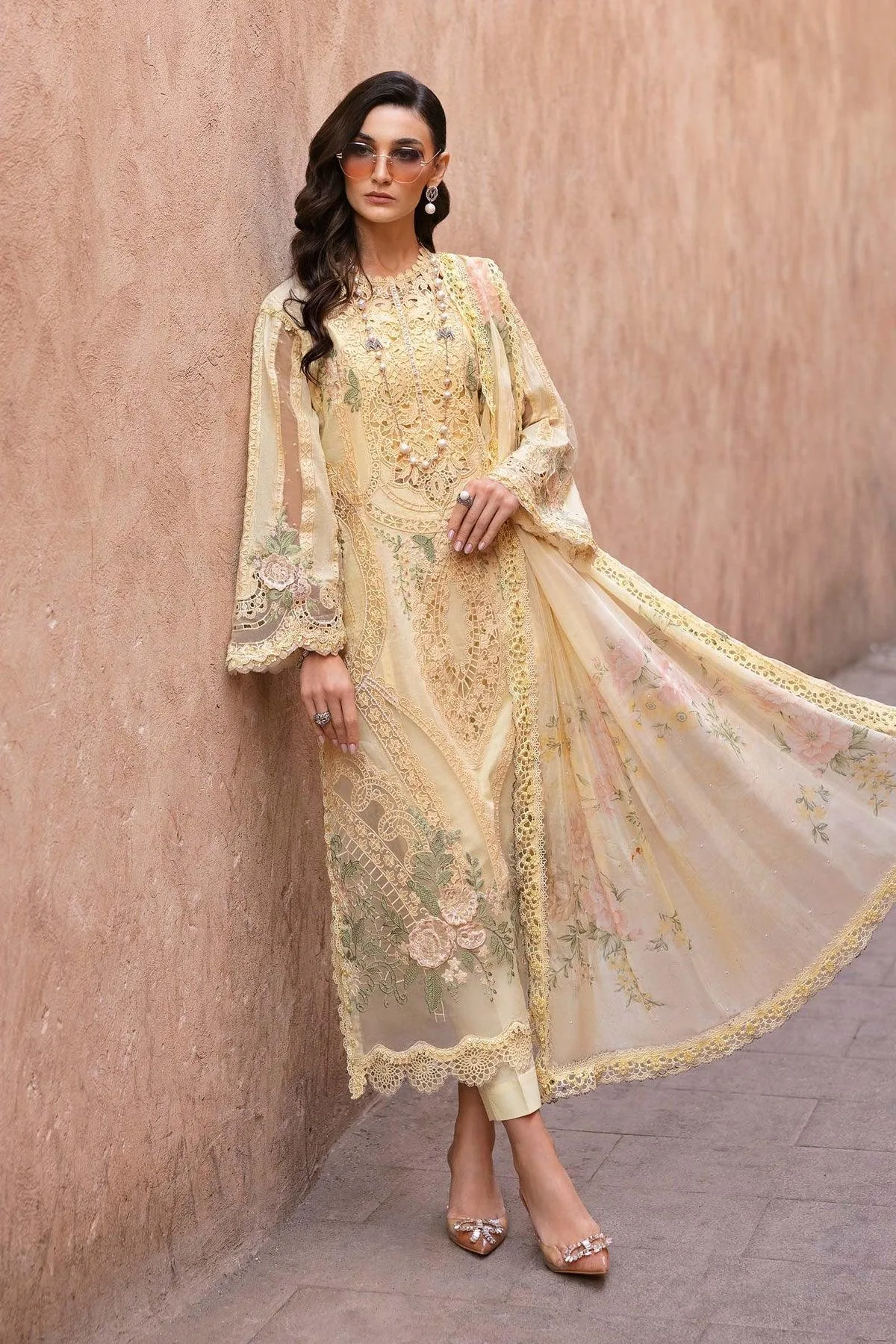 Maria B Luxury Lawn 25 Yellow Organza – view 2 – Poshaq