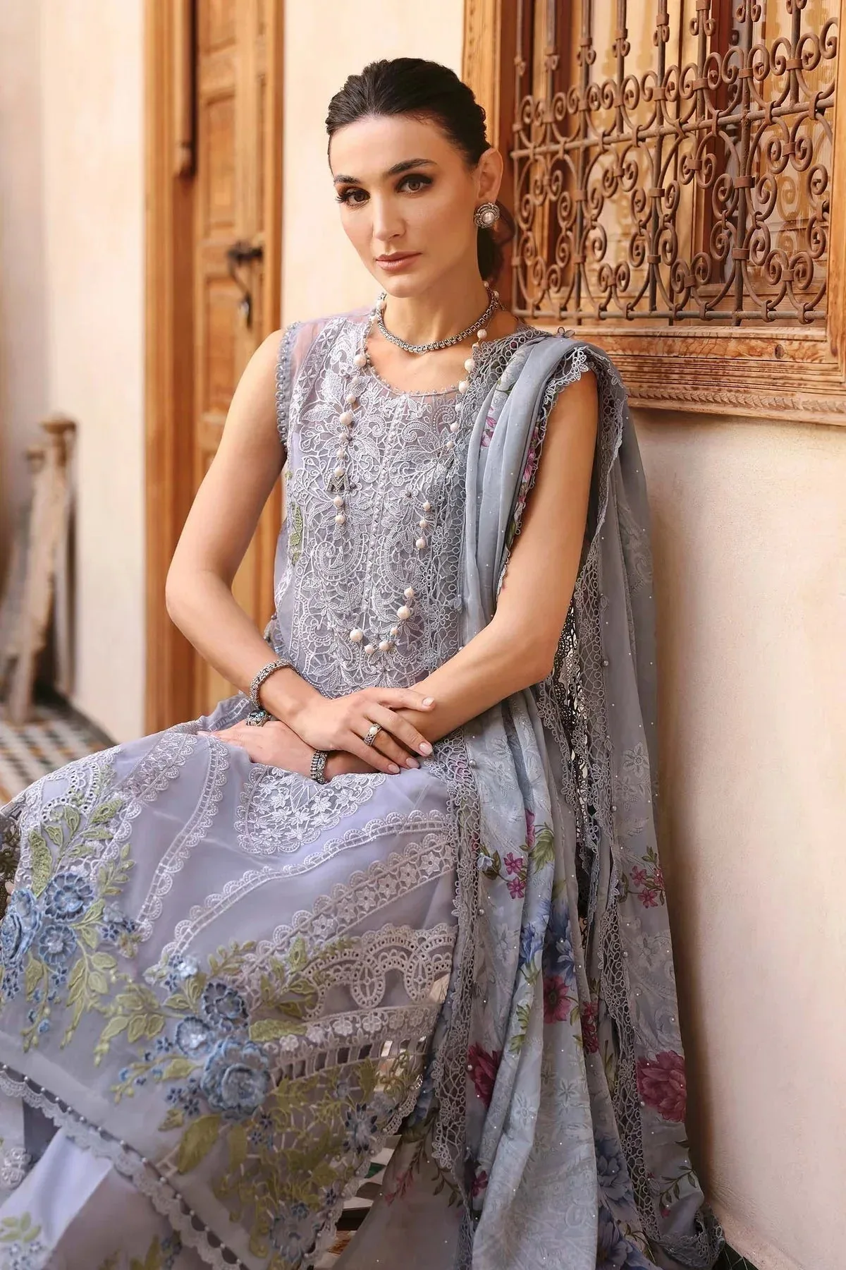 Maria B Luxury Lawn 25 Blue Organza – view 6 – Poshaq