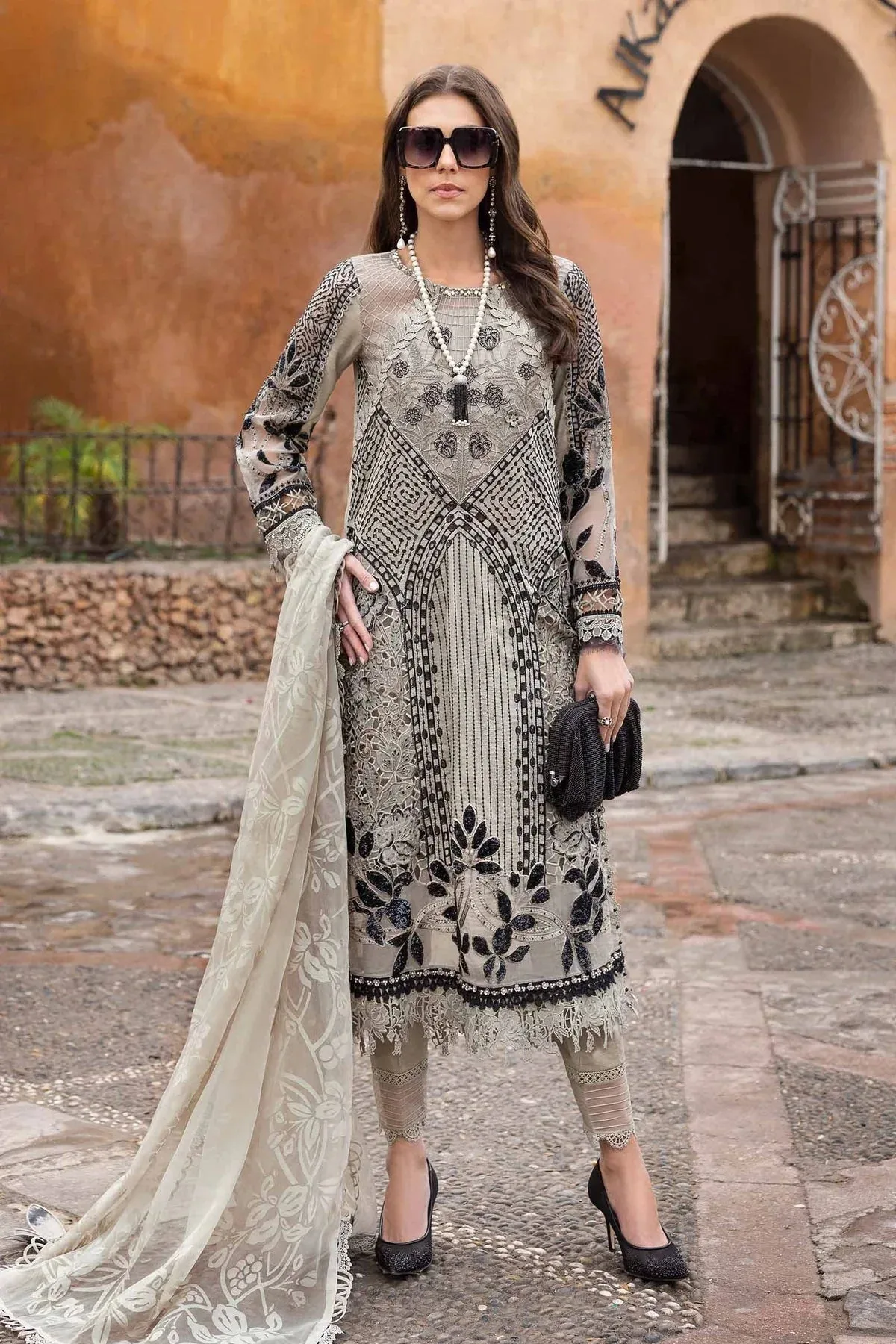 Maria B Luxury Lawn 25 Grey Organza – view 1 – Poshaq
