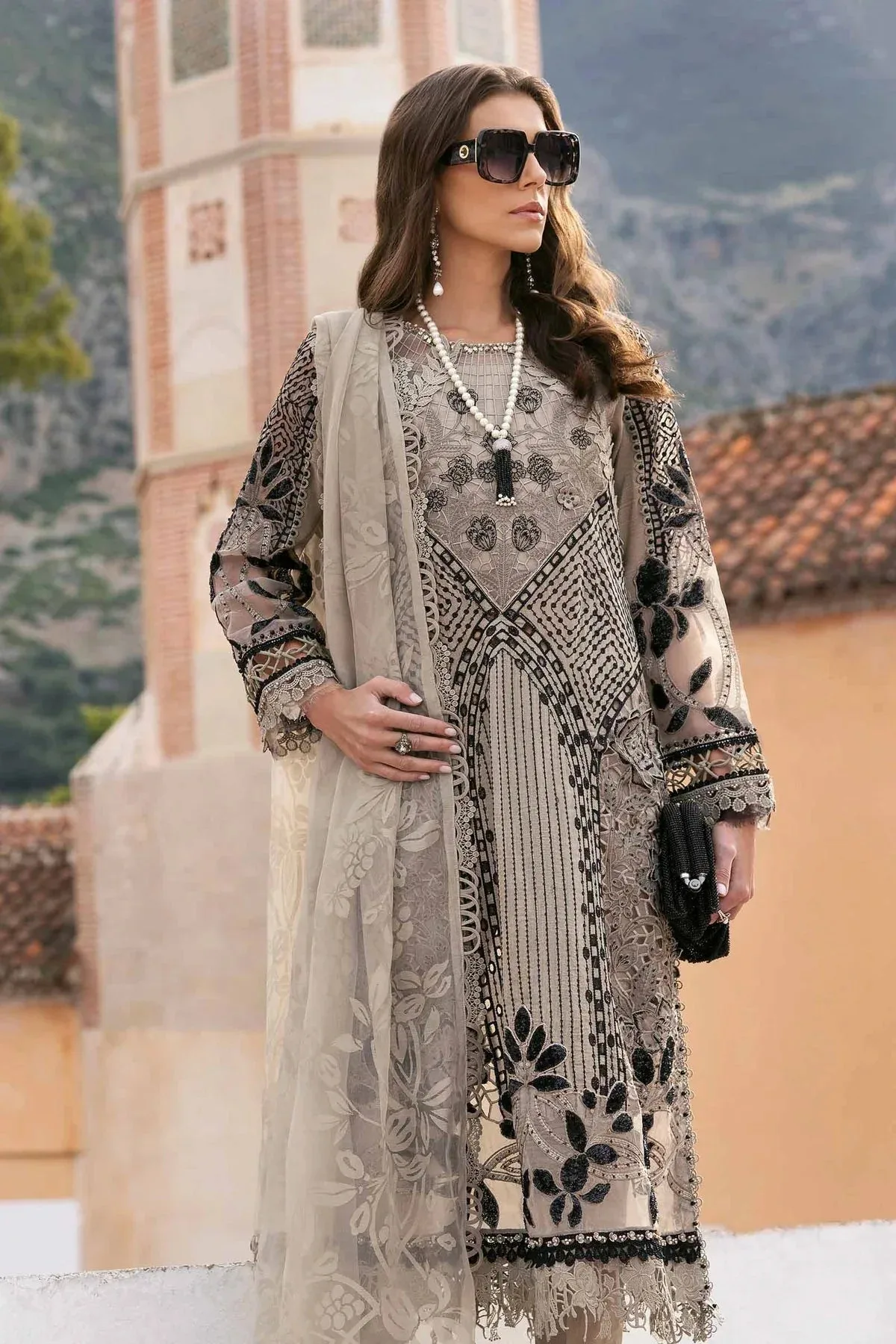 Maria B Luxury Lawn 25 Grey Organza – view 5 – Poshaq
