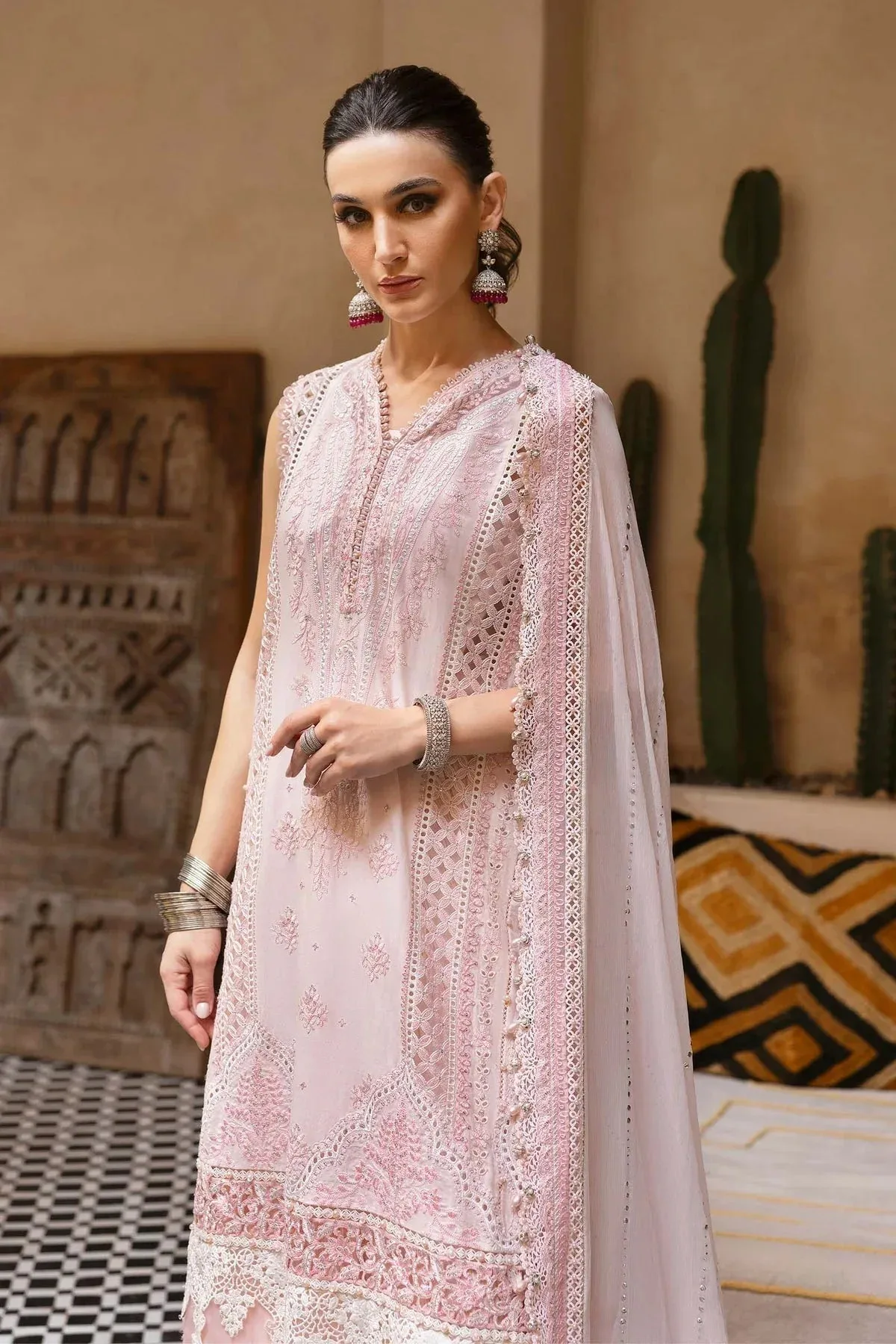 Maria B Luxury Lawn 25 Pink Organza – view 3 – Poshaq