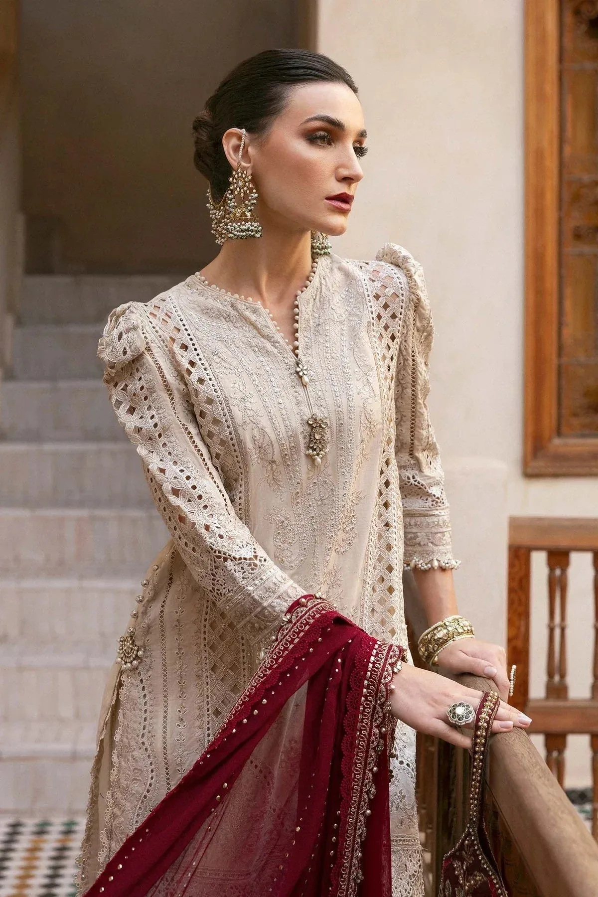 Maria B Luxury Lawn 25 Beige Organza – view 4 – Poshaq