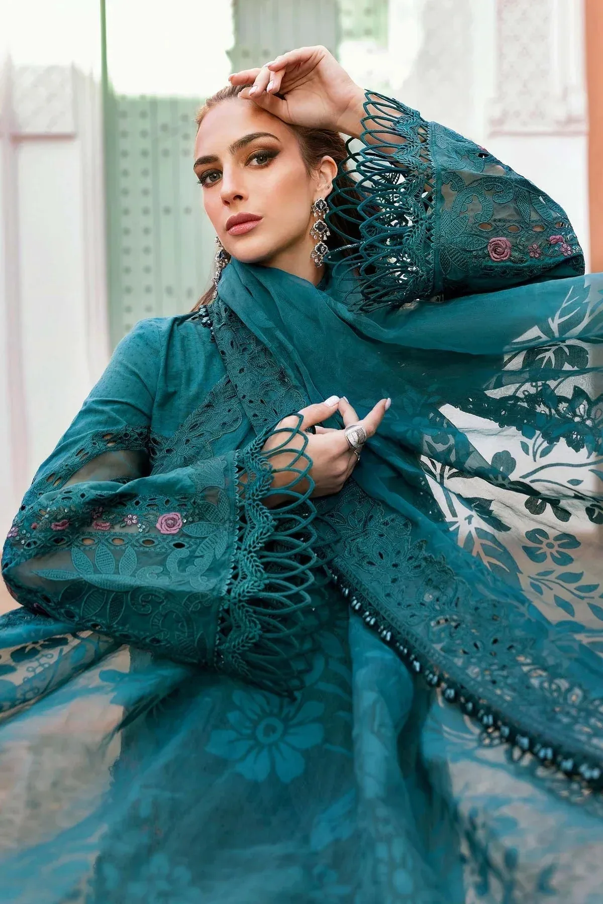 Maria B Luxury Lawn 25 Teal Organza – view 5 – Poshaq