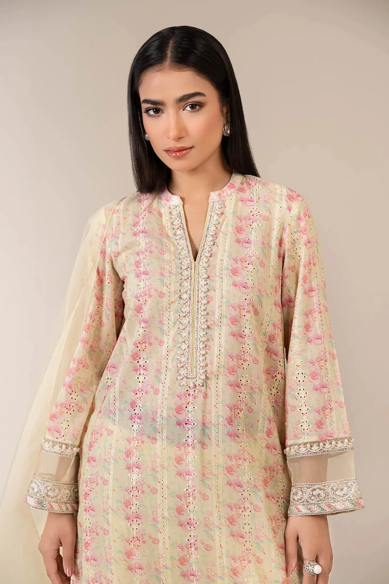 Maria B Luxury Pret 25 Yellow Organza – view 5 – Poshaq