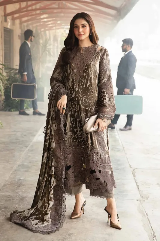 Maria B Winter Luxe 24 Organza – view 1 – Poshaq