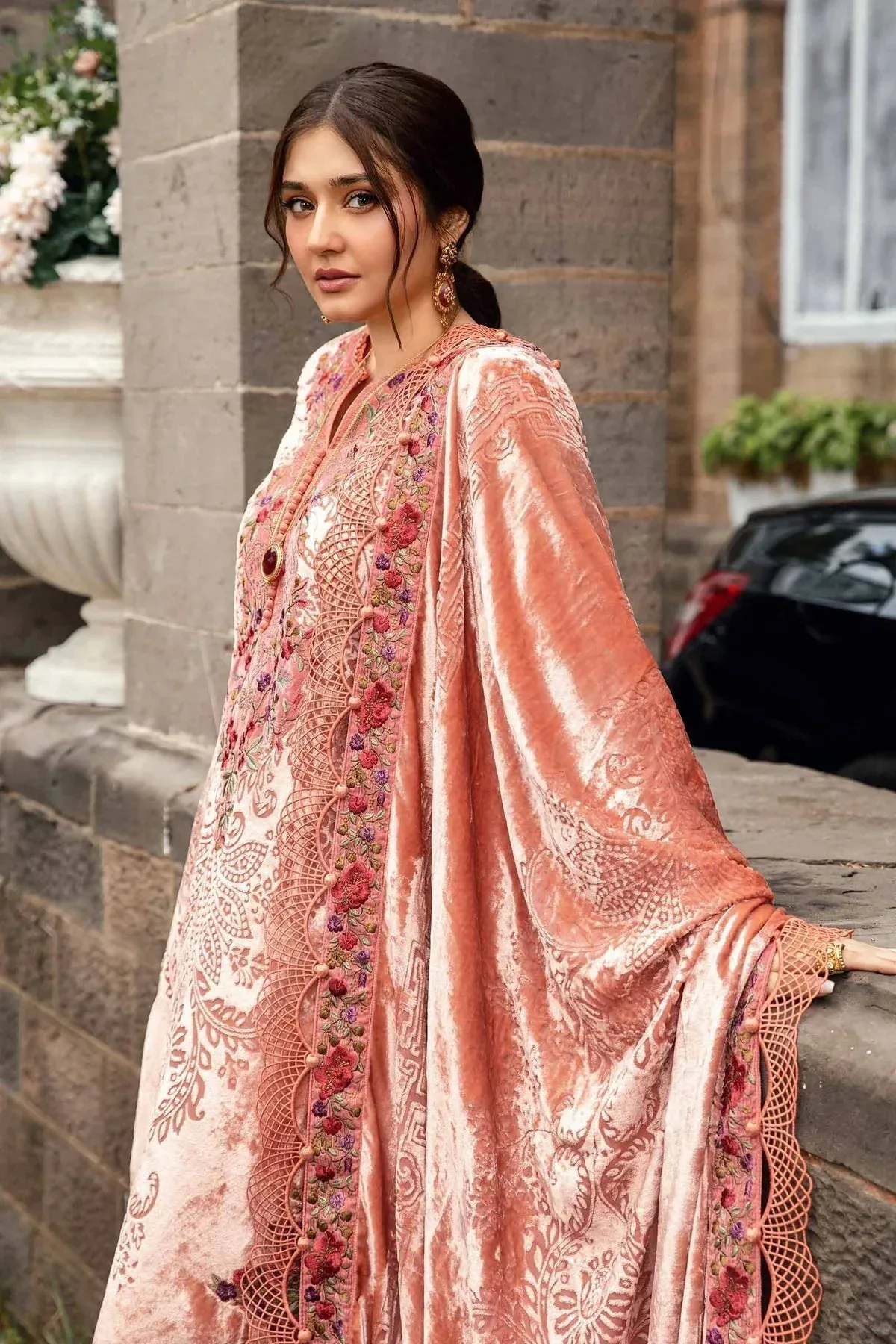 Maria B Winter Luxe 24 Pink Organza – view 4 – Poshaq