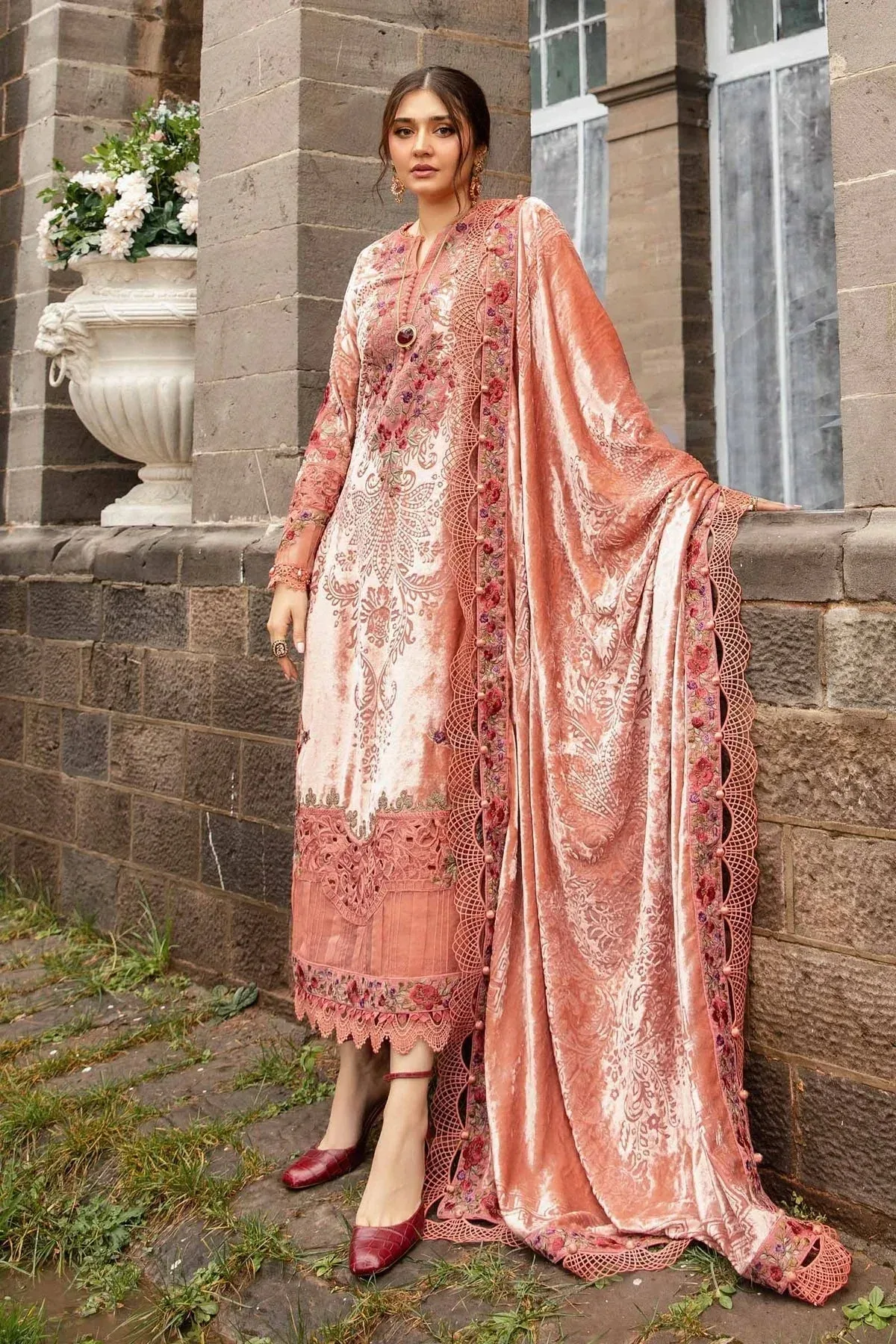 Maria B Winter Luxe 24 Pink Organza – view 5 – Poshaq