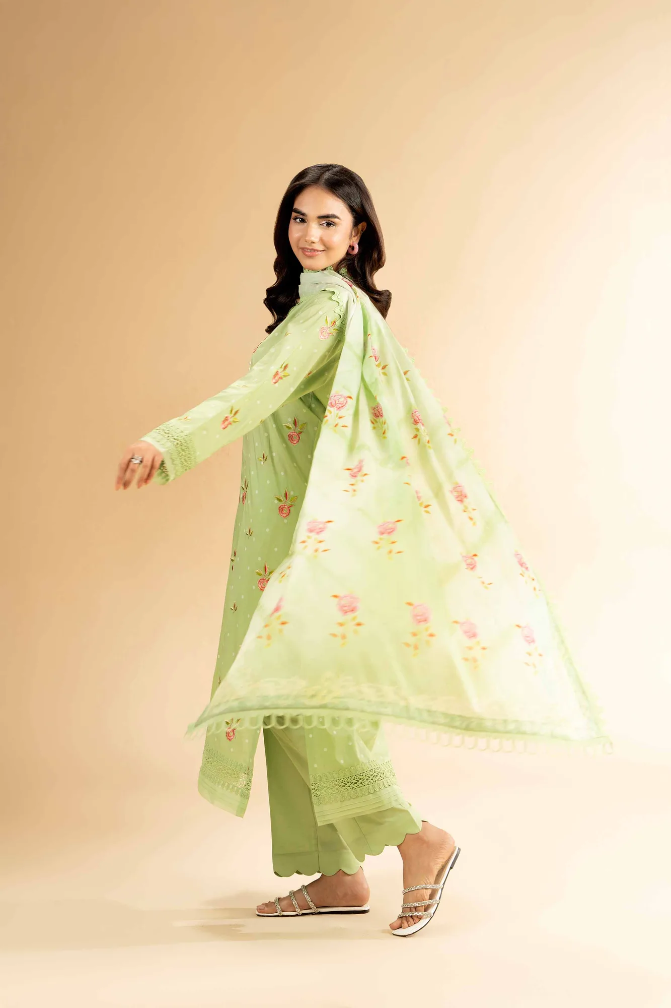 green cambric lawn long shirt with matching lawn trousers – view 2 – Poshaq