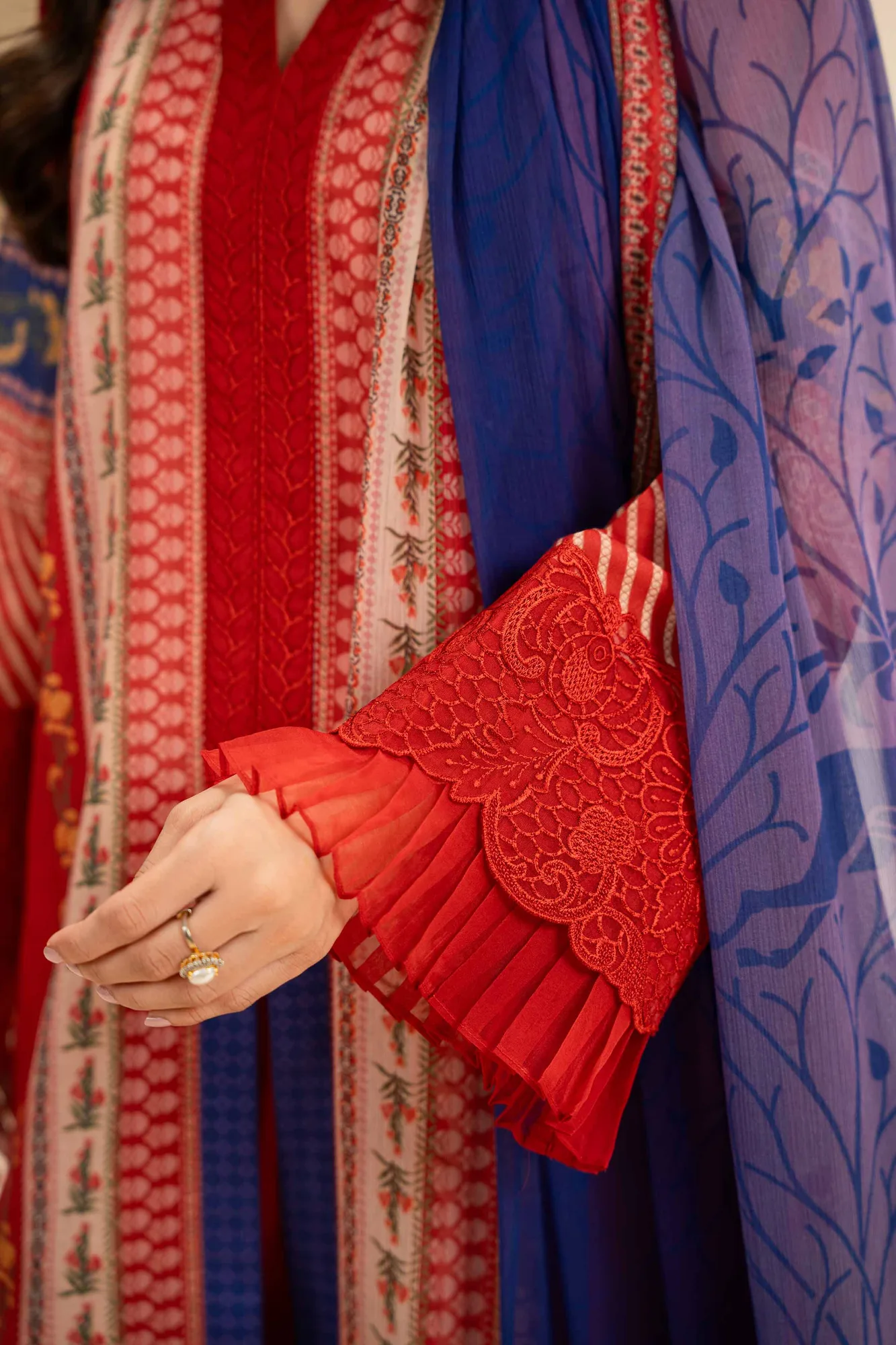 Nishat Cross Season Edit Red Chiffon – view 3 – Poshaq