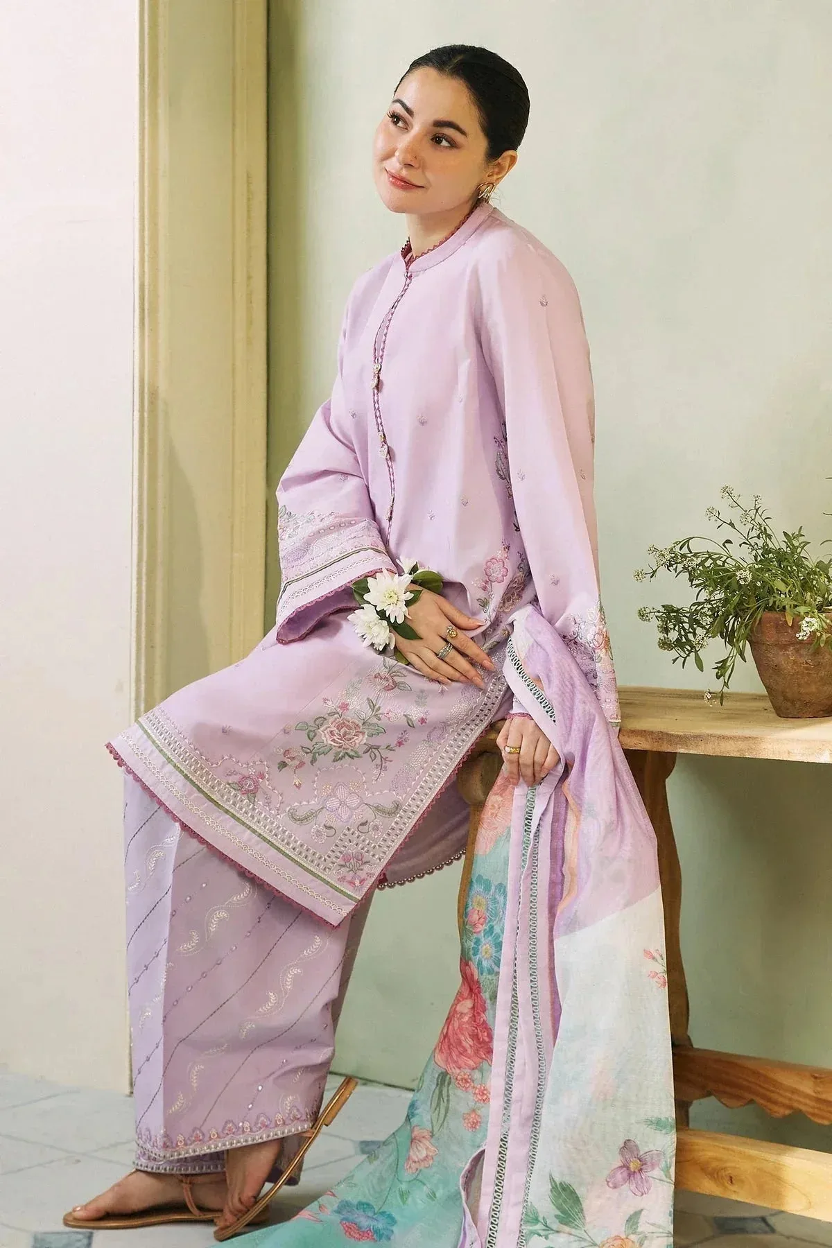 Lilac three‑piece lawn suit with embroidered shirt, trousers and dupatta – view 2 – Poshaq