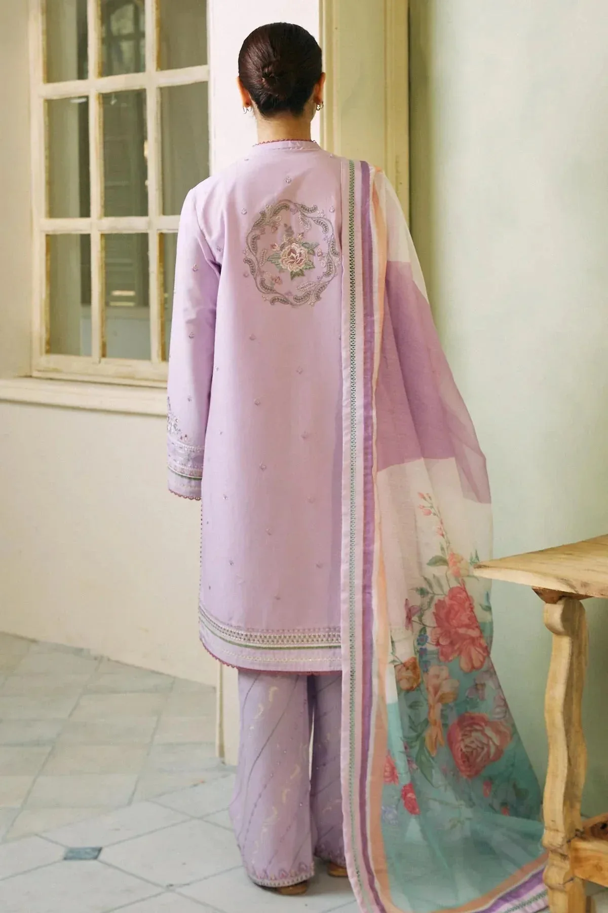 Lilac three‑piece lawn suit with embroidered shirt, trousers and dupatta – view 4 – Poshaq