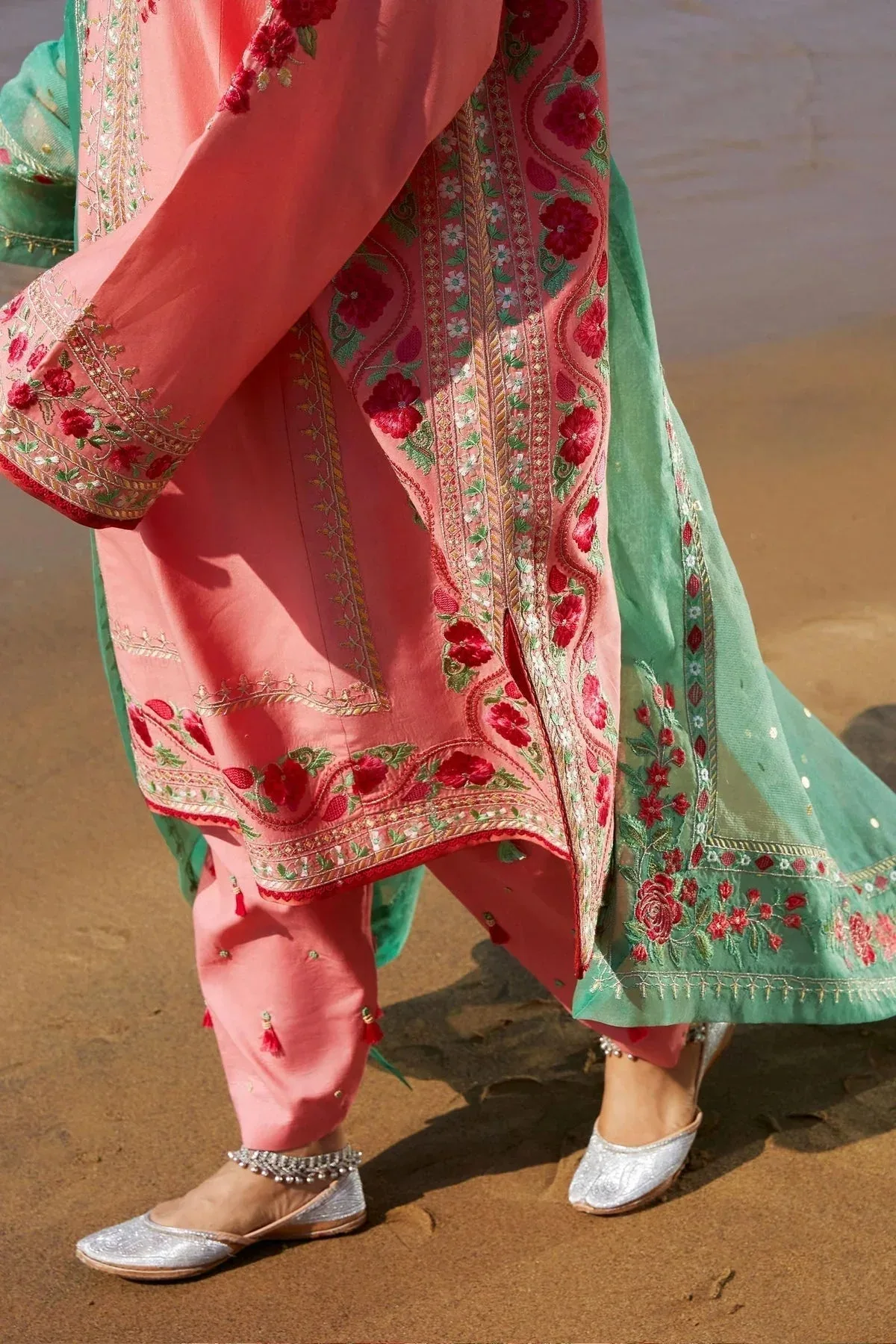 Zara Shahjahan Luxury Lawn 24 Pink Organza – view 5 – Poshaq