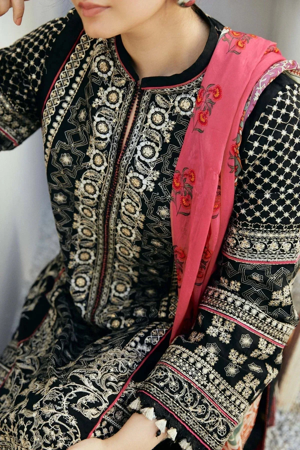 Zara Shahjahan Coco Lawn Eid Edit 24 Black Raw Silk – view 3 – Poshaq