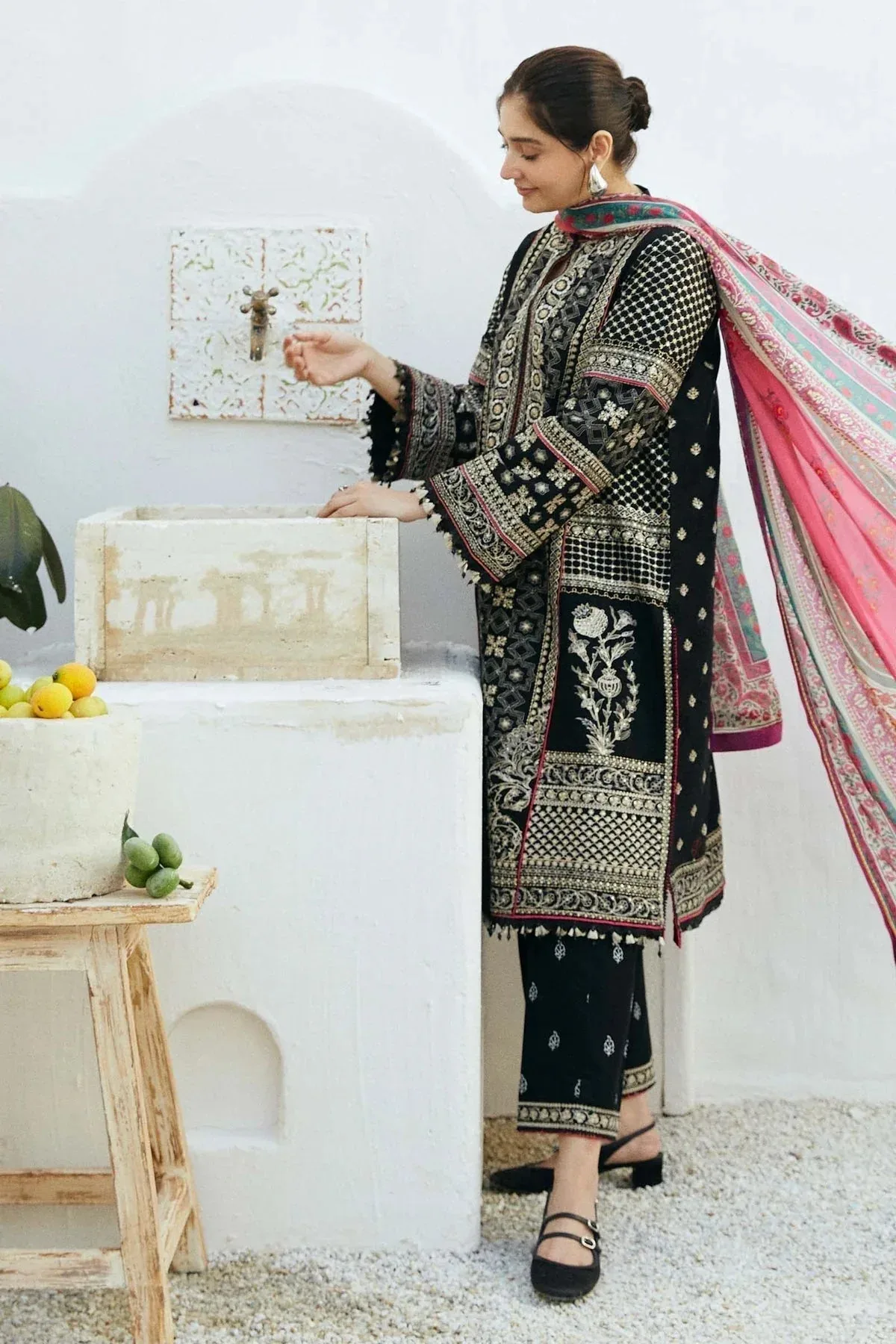 Zara Shahjahan Coco Lawn Eid Edit 24 Black Raw Silk – view 5 – Poshaq