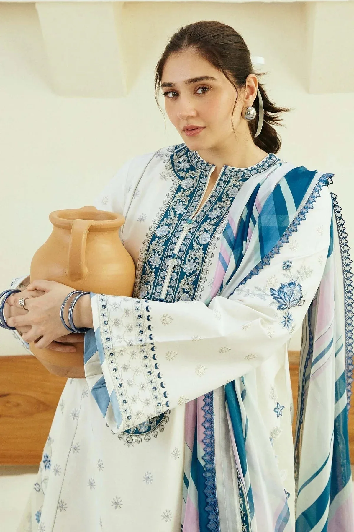 Zara Shahjahan Coco Lawn Eid Edit 24 White Jacquard – view 3 – Poshaq