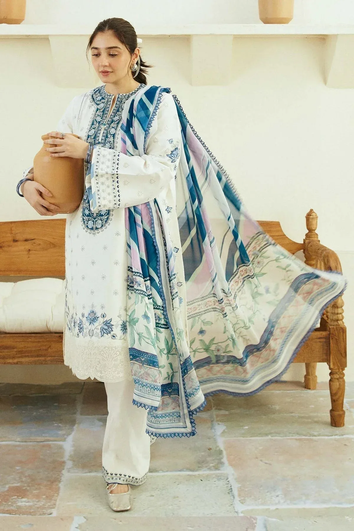 Zara Shahjahan Coco Lawn Eid Edit 24 White Jacquard – view 5 – Poshaq